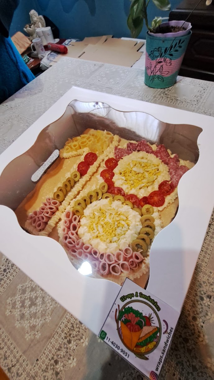 Torta de sándwiches de miga personalizada número 2