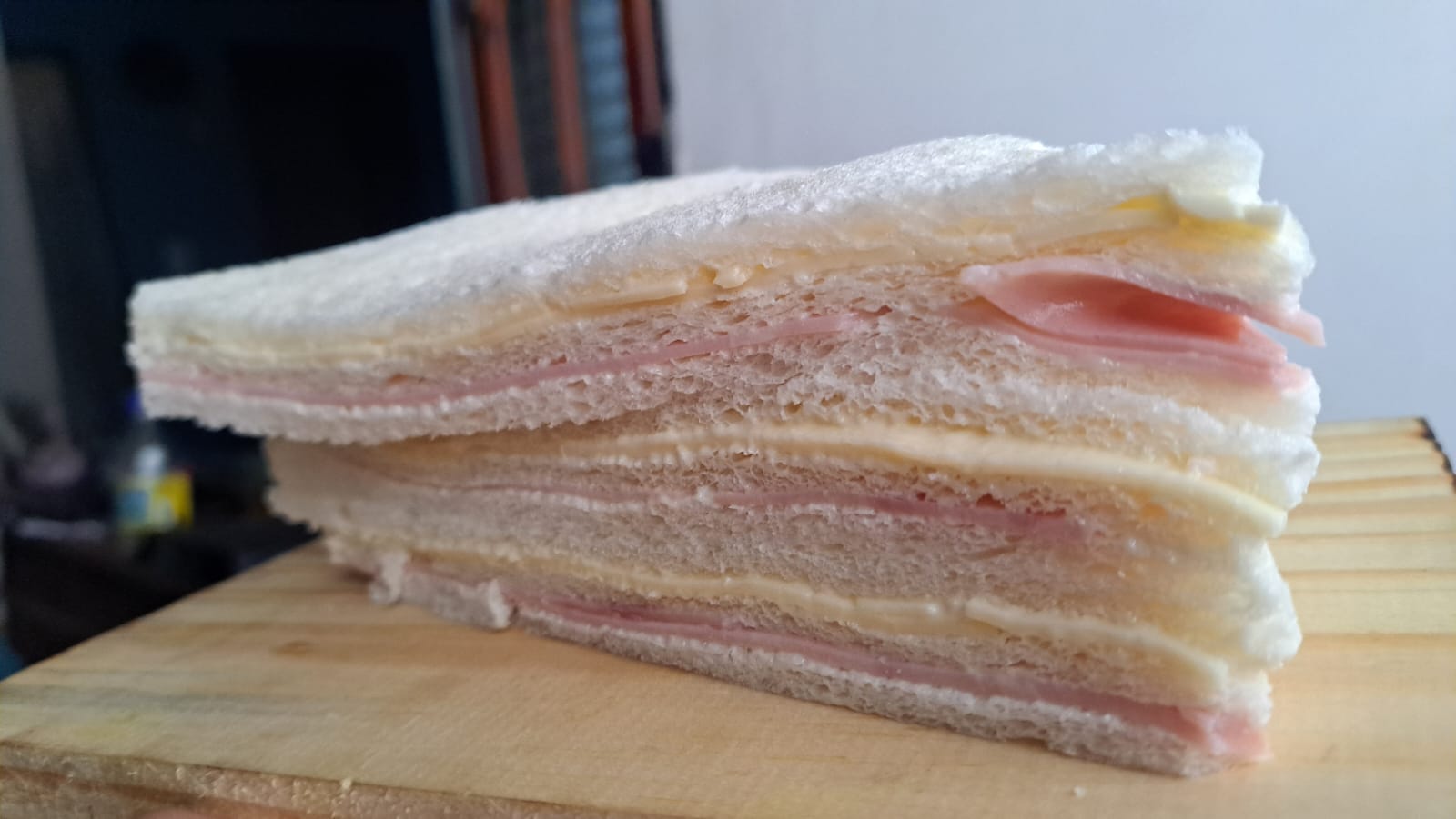 Triangulos de jamón y queso